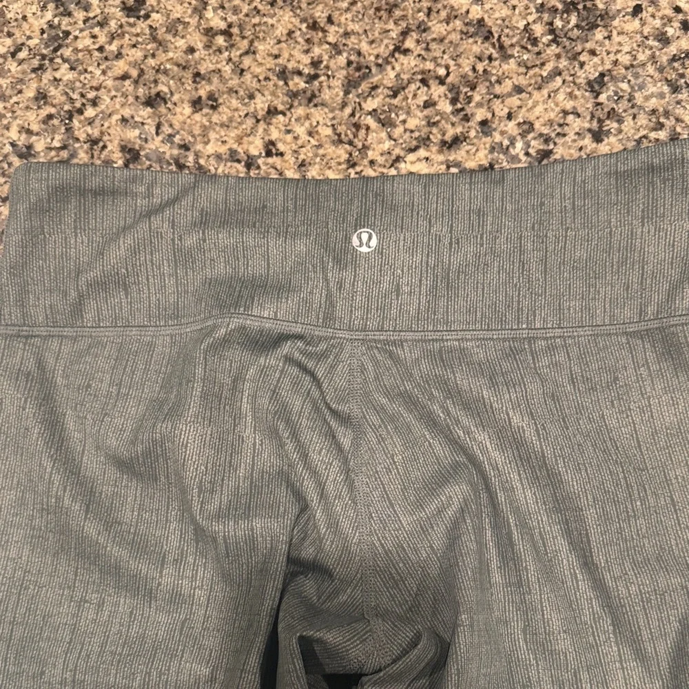BNWOT Lululemon athletica Green Leggings Size 10 - Picture 6 of 8